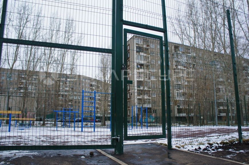 Поставка продукции для ограждения спортивной площадки школы